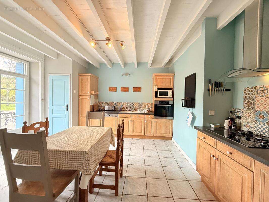Maison à CHATEAUNEUF-SUR-CHARENTE