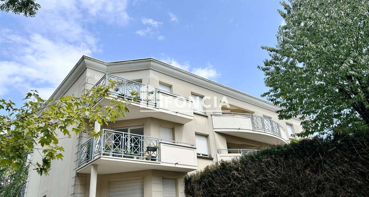 Dernier etage avec terrasse - photo 8