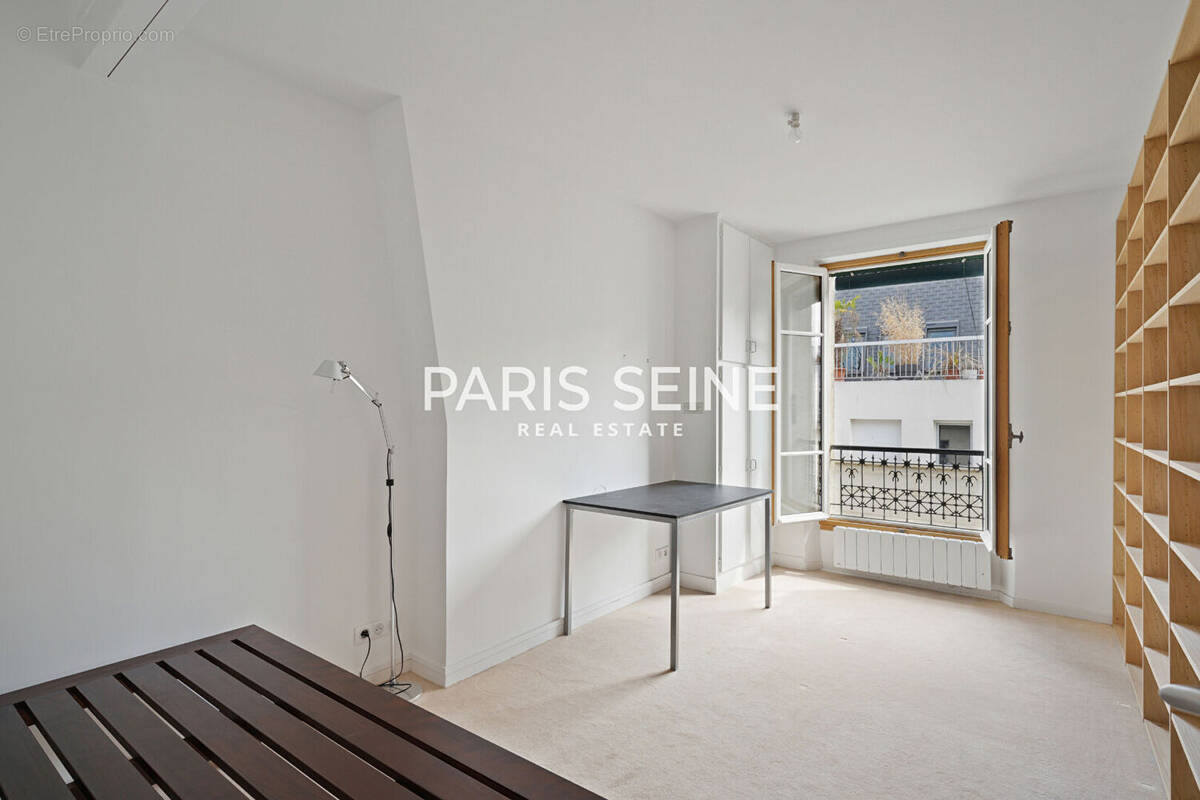 Appartement à PARIS-7E