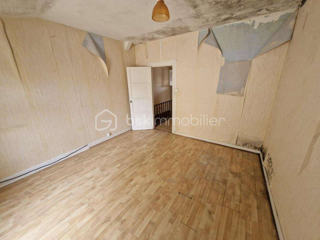 Belle maison de ville de 87m2 à rénover au coeur de Sainte-Foy-La-Grande - photo 4