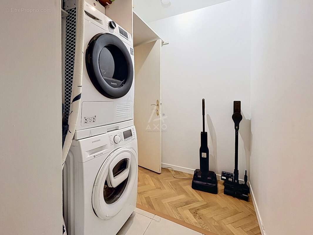 Appartement à COURBEVOIE