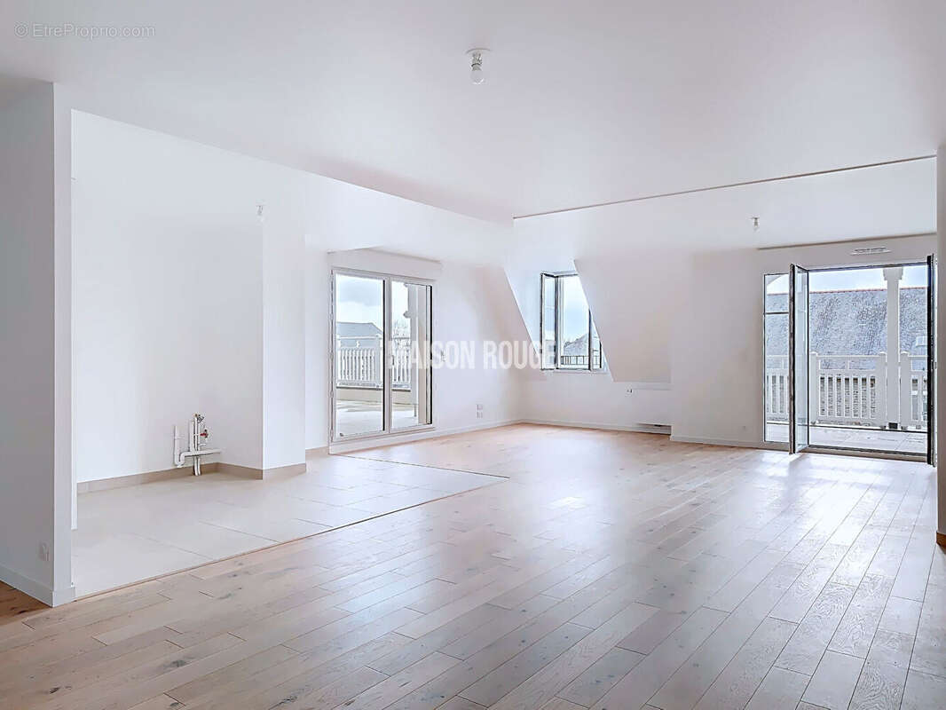 Rare à la Vente : Superbe Duplex T4 avec Aperçu Mer Dinard - photo 7