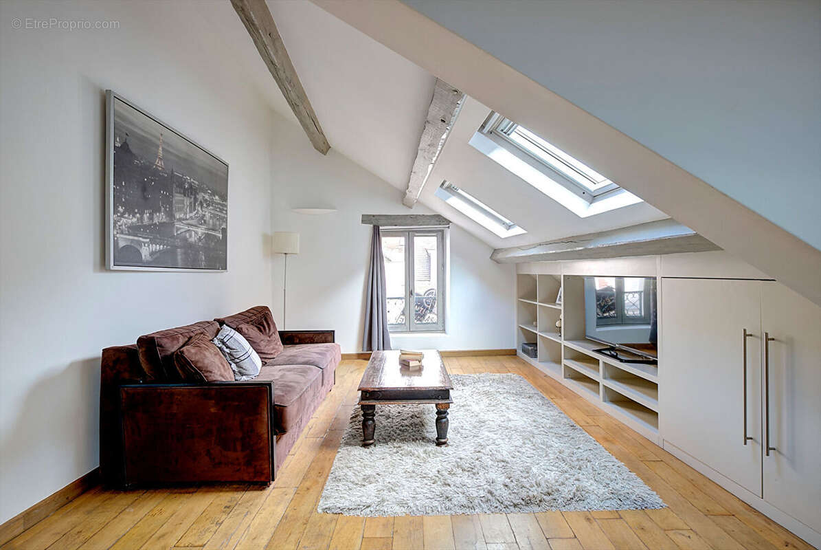 Appartement à PARIS-18E