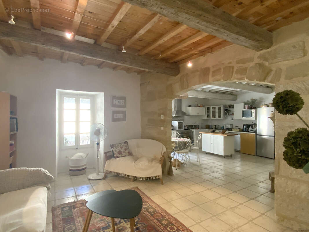 Charmante maison de village avec terrasse et garage à 3 km d' Uzès. - photo 3