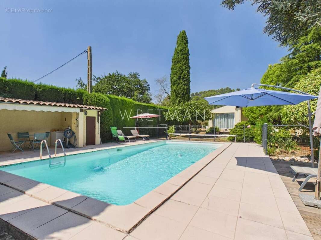 Villa de plain pied dans un quartier privilégié - Fayence - photo 3