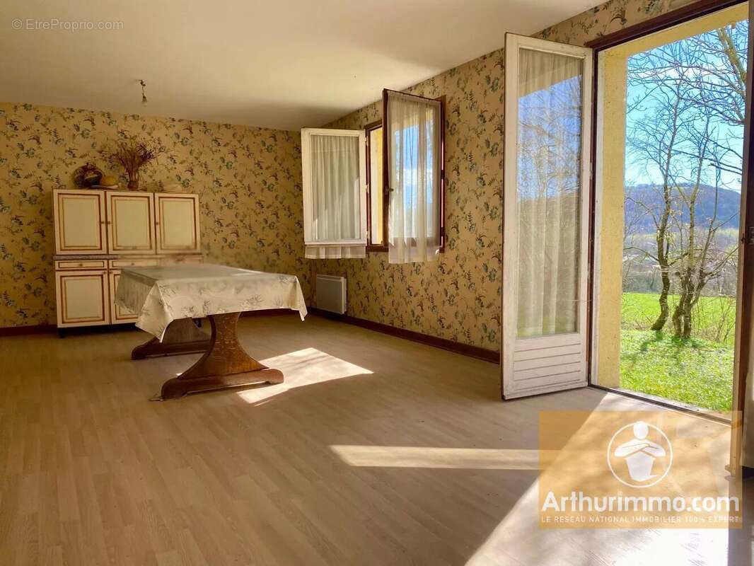 Maison à SEVERAC-LE-CHATEAU