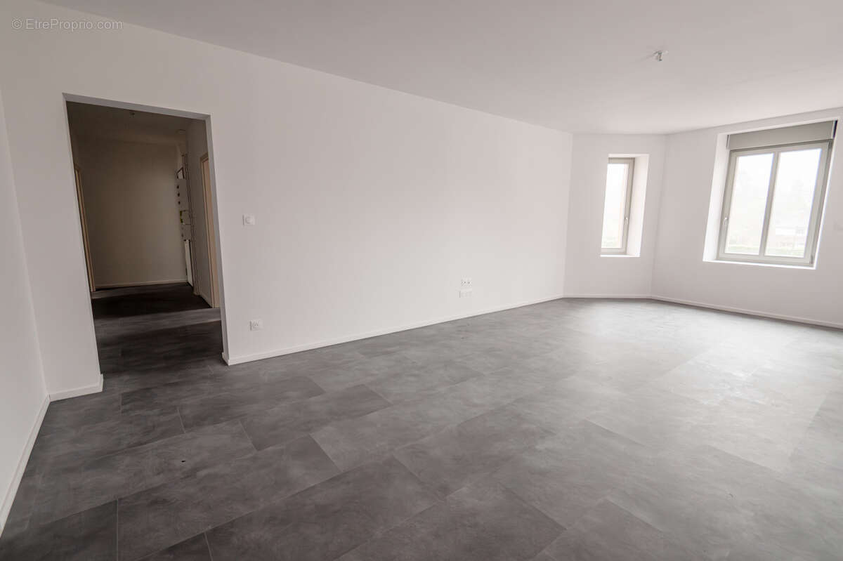 Appartement à LA CLUSE-ET-MIJOUX