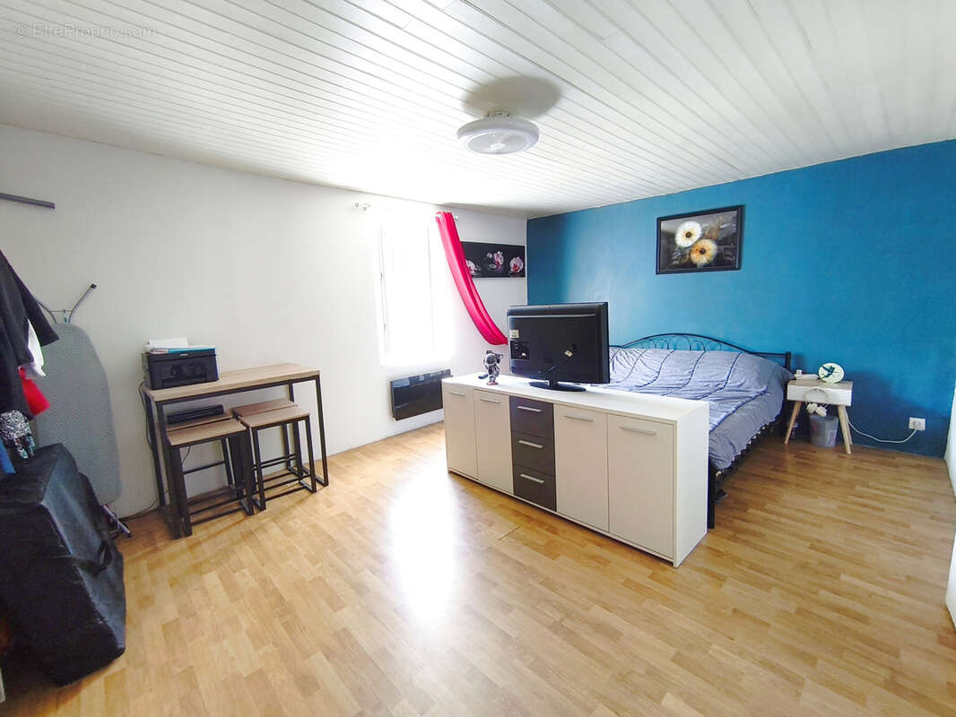 Maison à DECAZEVILLE