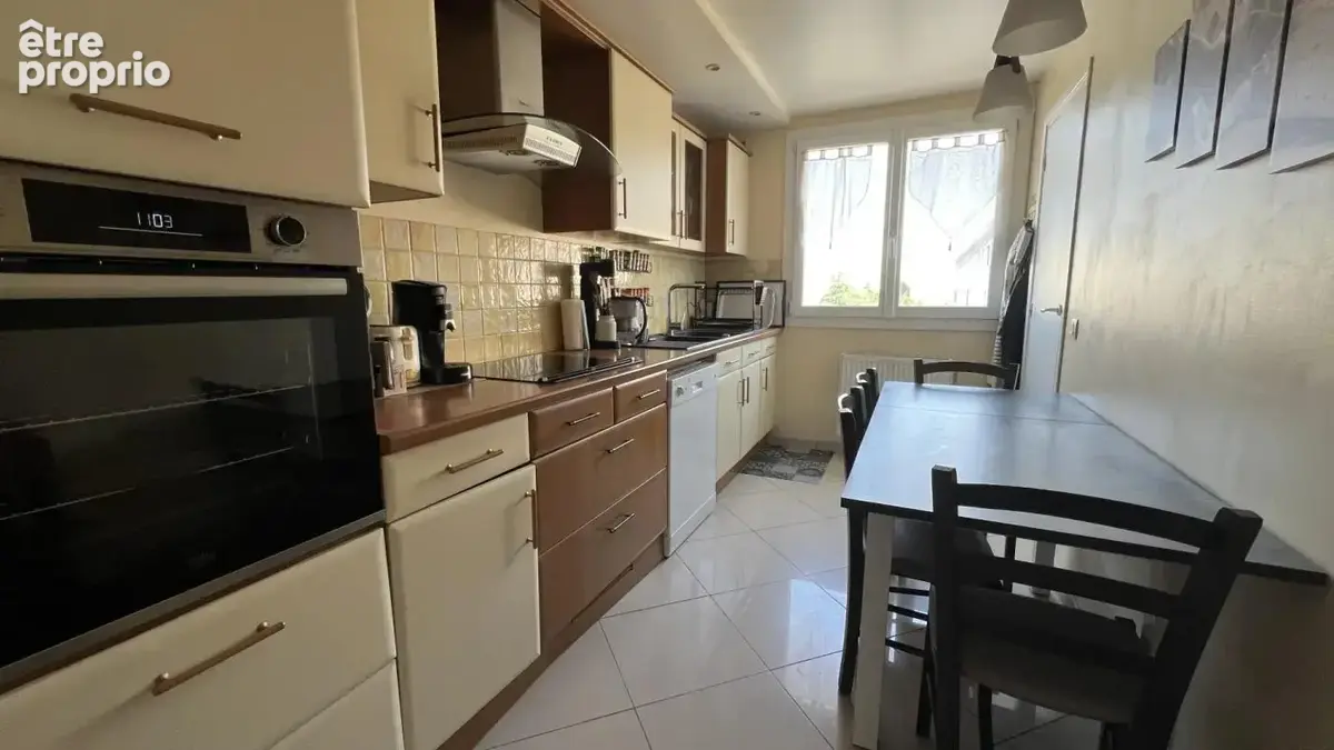 Sejour 30 m² balcon sud 3 chambres - photo 7