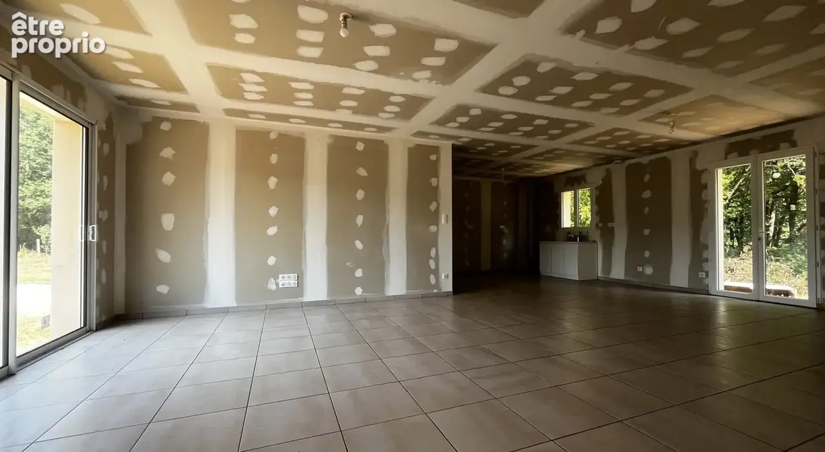 Maison récente en campagne sur 6 500 m2 de terrain - photo 4