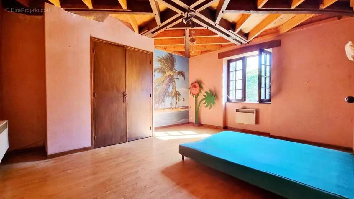 Maison à MILHAC-D'AUBEROCHE