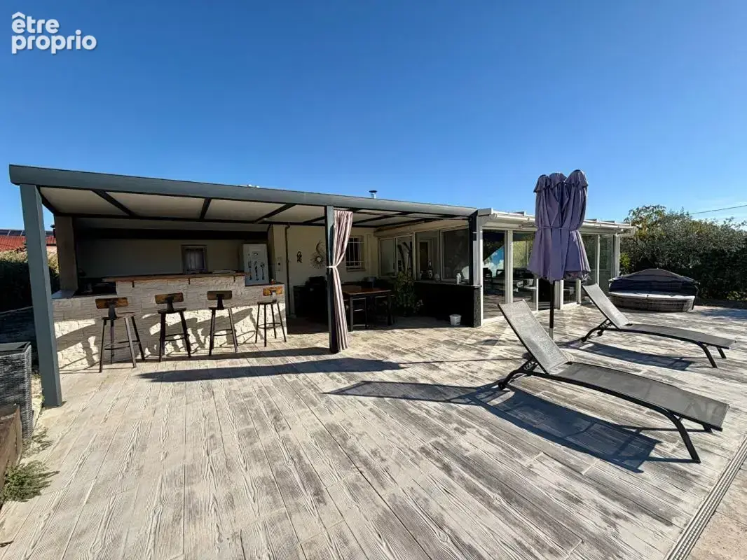 Maison de plain-pied avec piscine et studio indépendant - photo 3