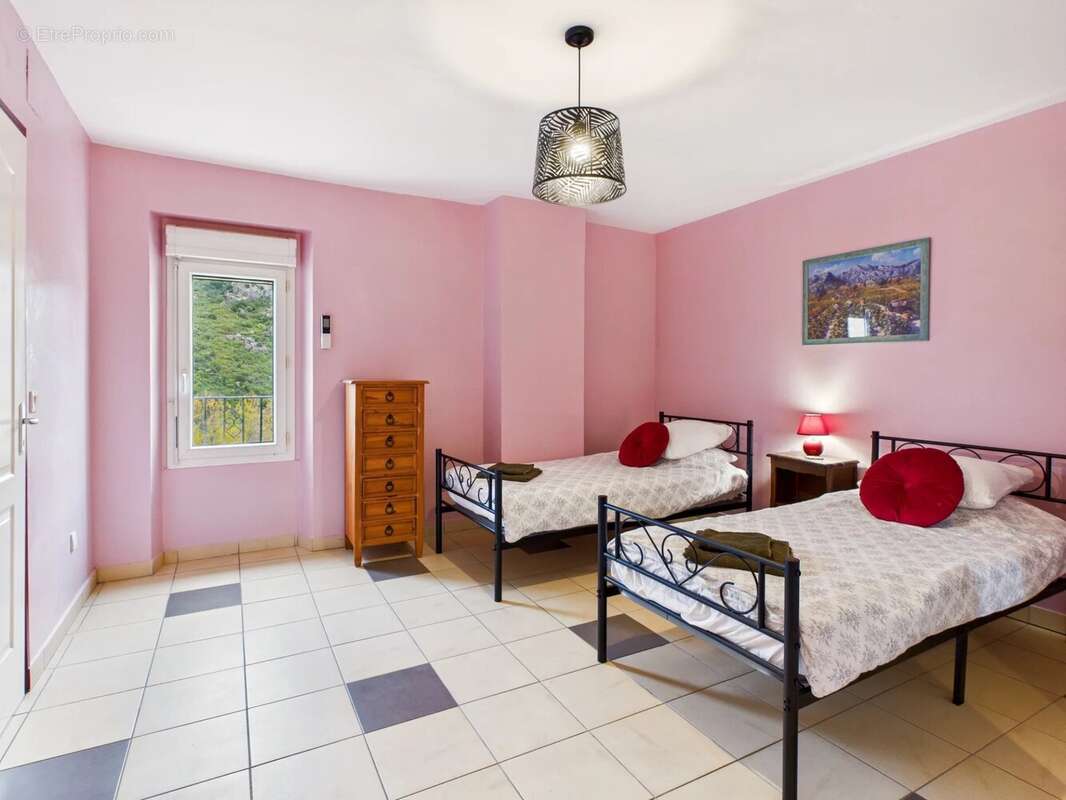 Maison à VILLESEQUE-DES-CORBIERES