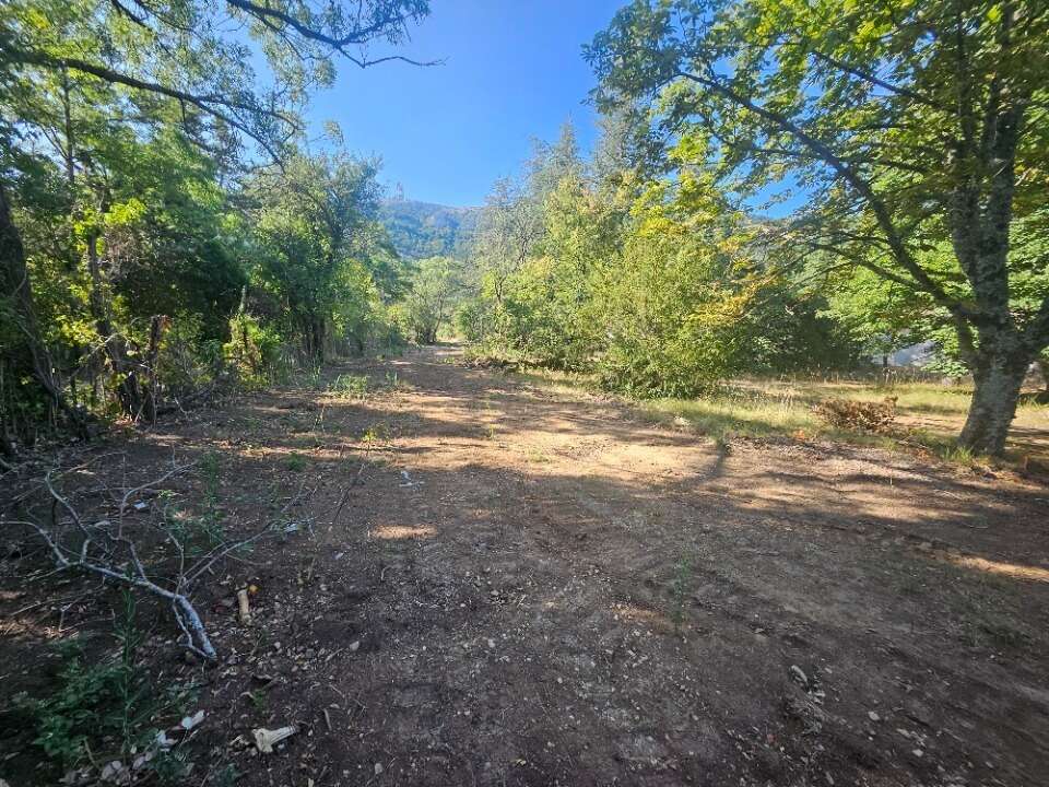 Terrain 268 m² à Plan-D'aups-Sainte-Baume  - photo 2