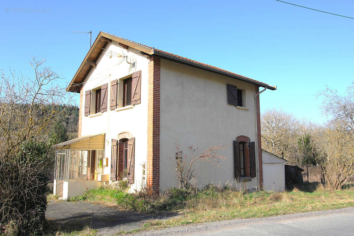 Maison à SAINT-JUST-EN-CHEVALET