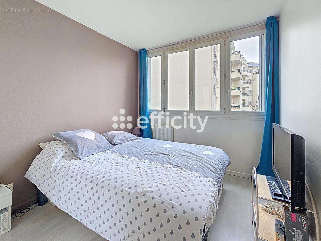 Appartement à LE PLESSIS-TREVISE