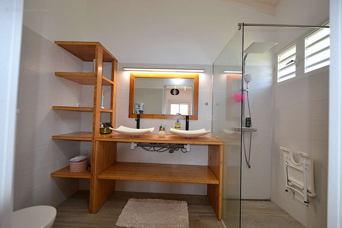 Villa de plain-pied T4   Prestations de qualité, grands volumes et cadre verdoyant - photo 12