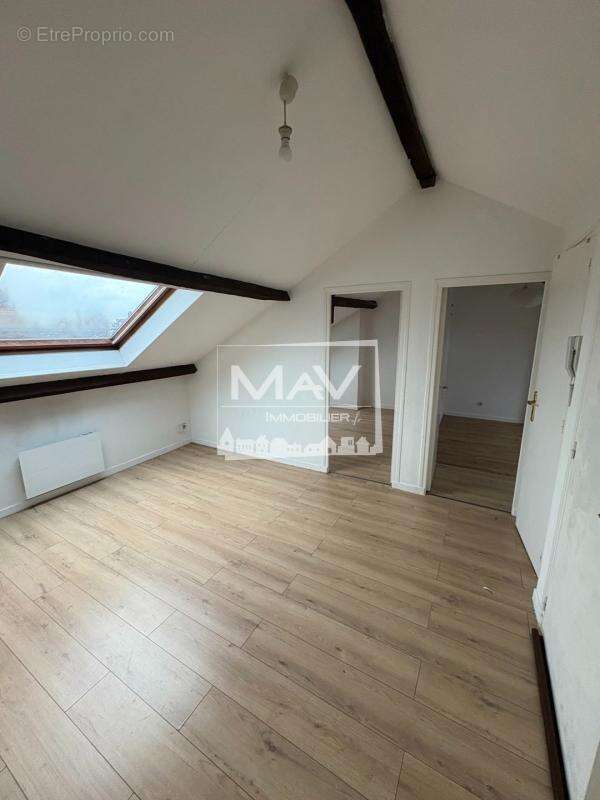 Appartement 3 pièces 35 m² à vendre à Lille (59160) - photo 2