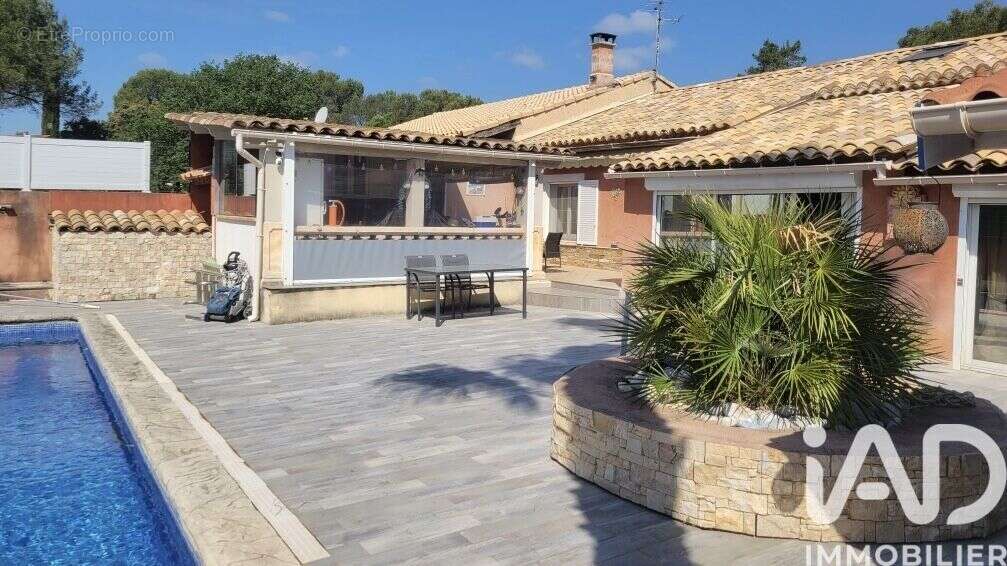 Photo 2 - Maison à LE MUY
