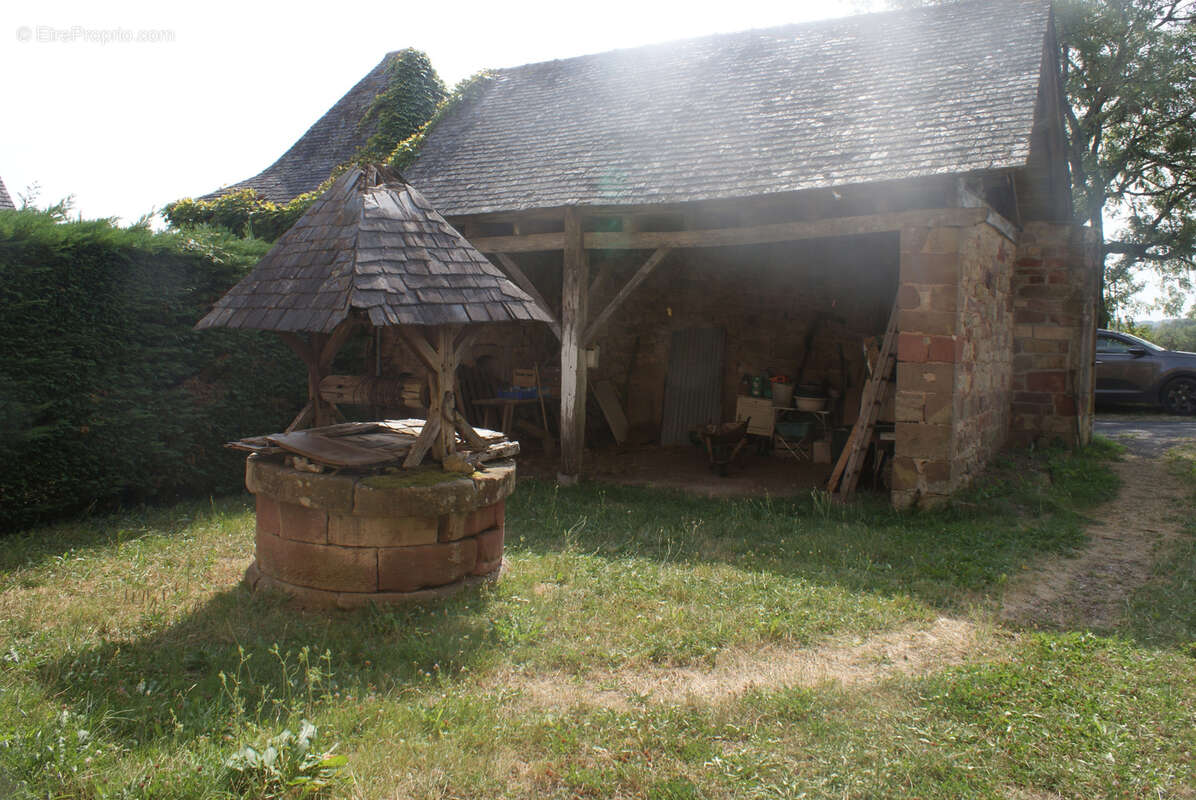 Maison à COLLONGES-LA-ROUGE