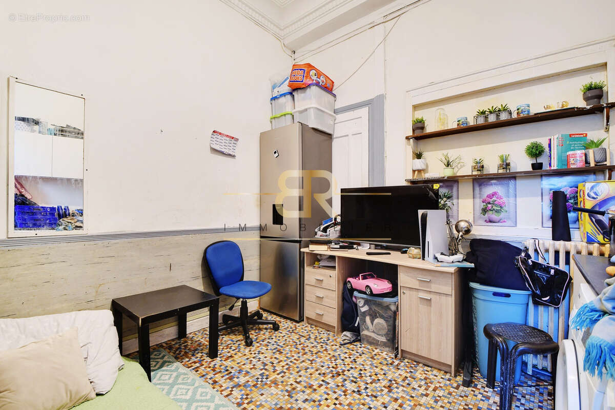 Commerce à COURBEVOIE