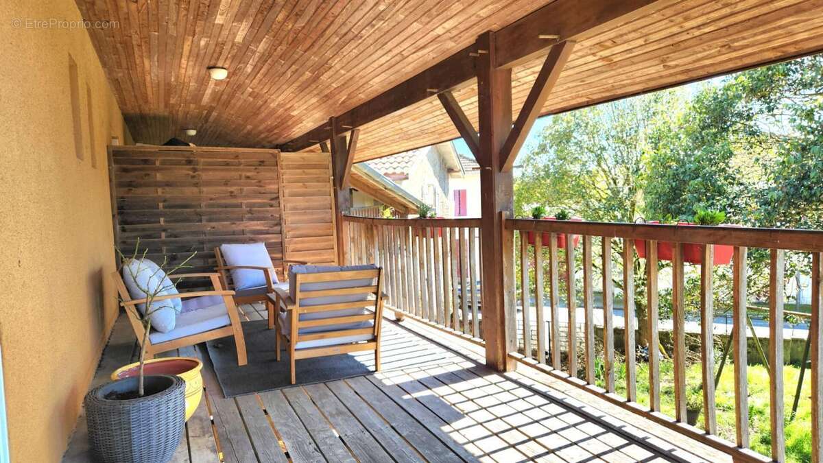 Ensemble immobilier 443m² - grange 200m² - terrain 1291m² - photo 3