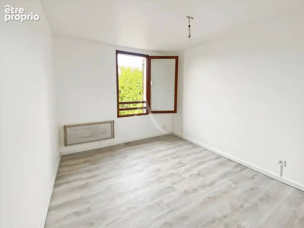 Maison Vaureal avec 3 chambres garage et terrain. - photo 7