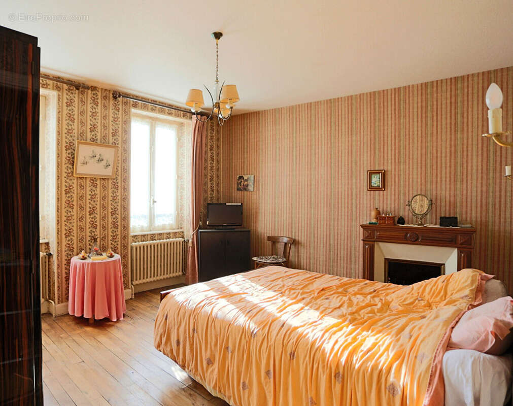 Maison Espinasse 7 pièce(s) 157 m2 - photo 4