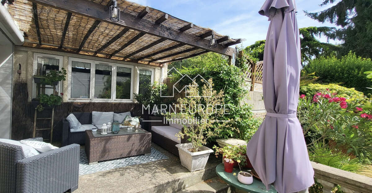 Maison familiale de caractère   208,20 m2 habitables avec jardin et dépendance - photo 15
