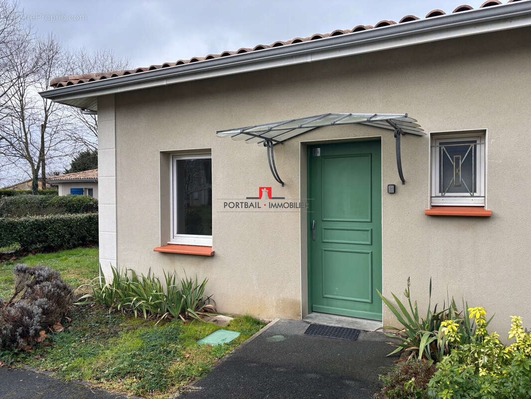 Maison à SAINT-MARTIN-LACAUSSADE