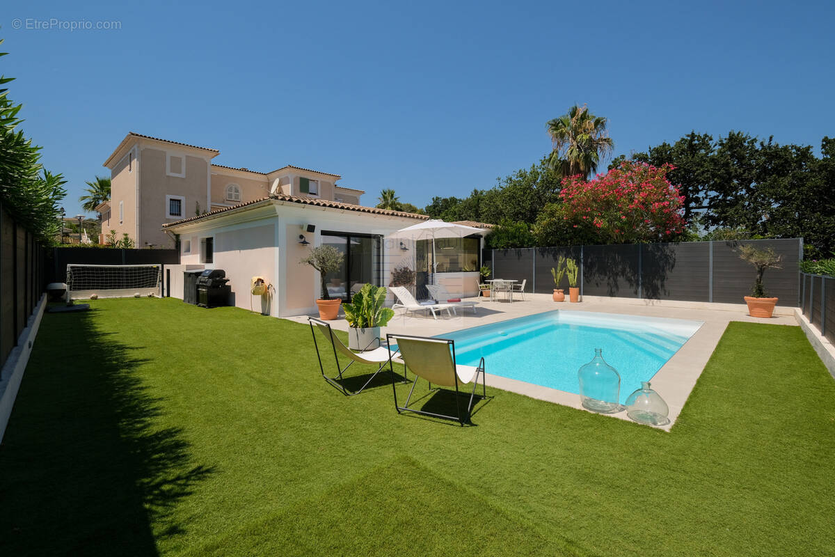 Maison à VILLENEUVE-LOUBET