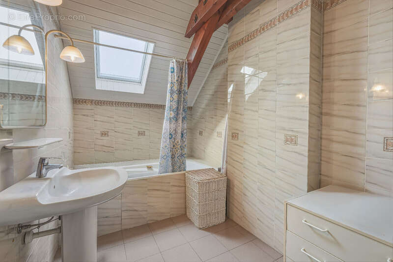 Maison à PREVESSIN-MOENS