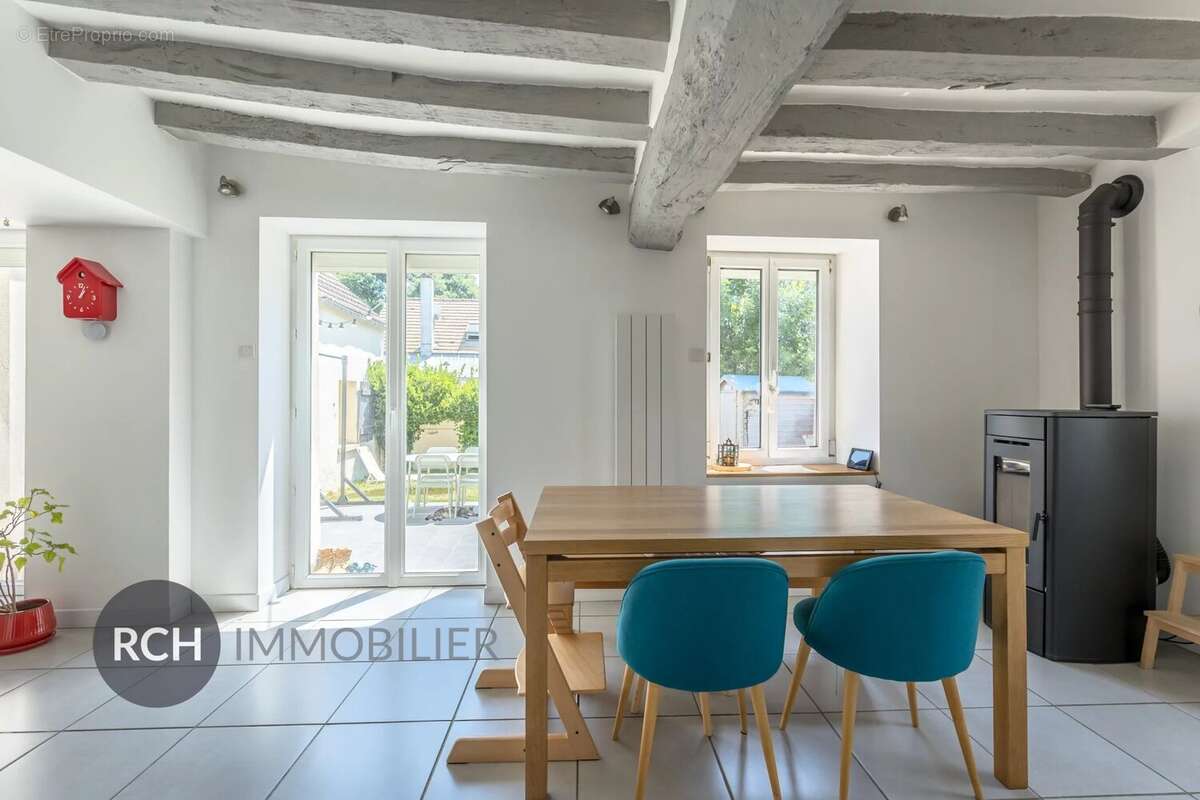 A 5 km de Garancières - Maison en pierre joliment rénovée sur un terrain clos de murs - photo 4