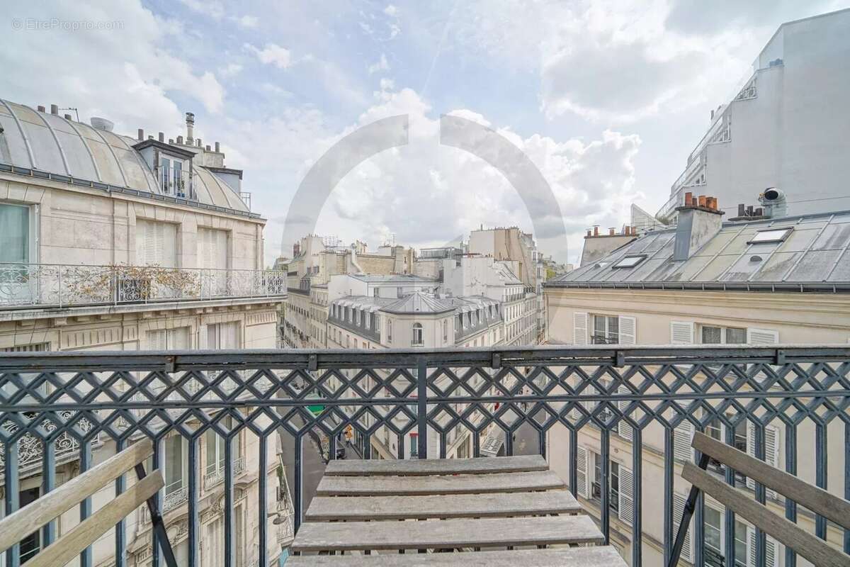 Appartement à PARIS-8E