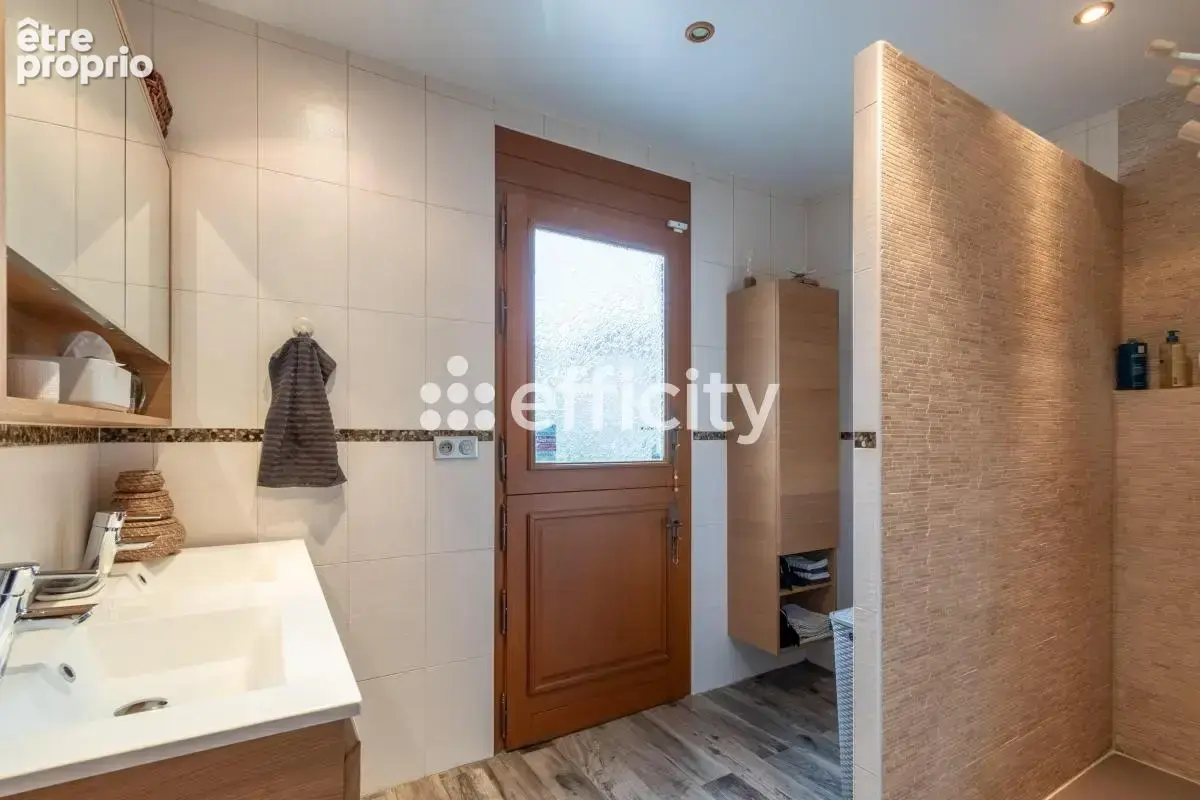 Maison 6 pièces 137 m² à vendre à Villeneuve-Le-Roi (94290) - photo 9