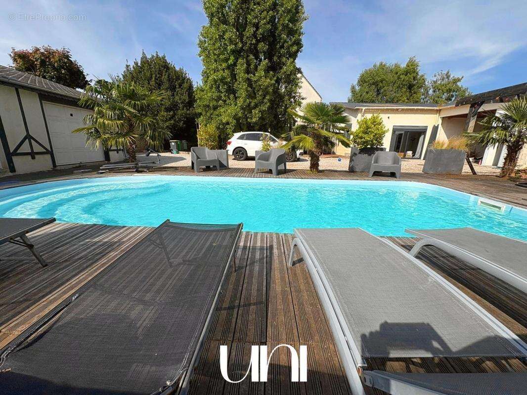 Maison à CORMELLES-LE-ROYAL