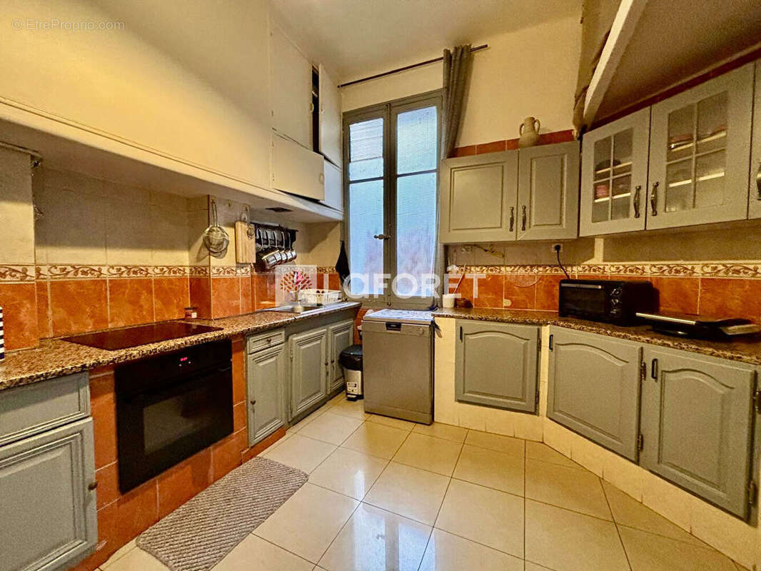 Appartement à MARSEILLE-1E