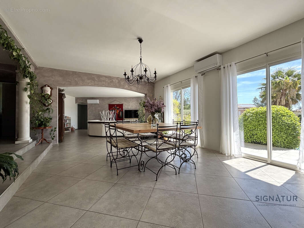 RARE - Villa 6 pièces - 5 chambres - grand sous-sol/garage - piscine - photo 10
