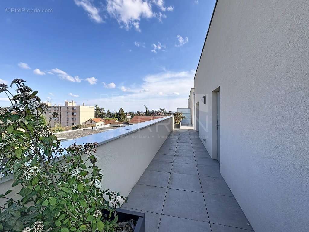 Appartement à RILLIEUX-LA-PAPE