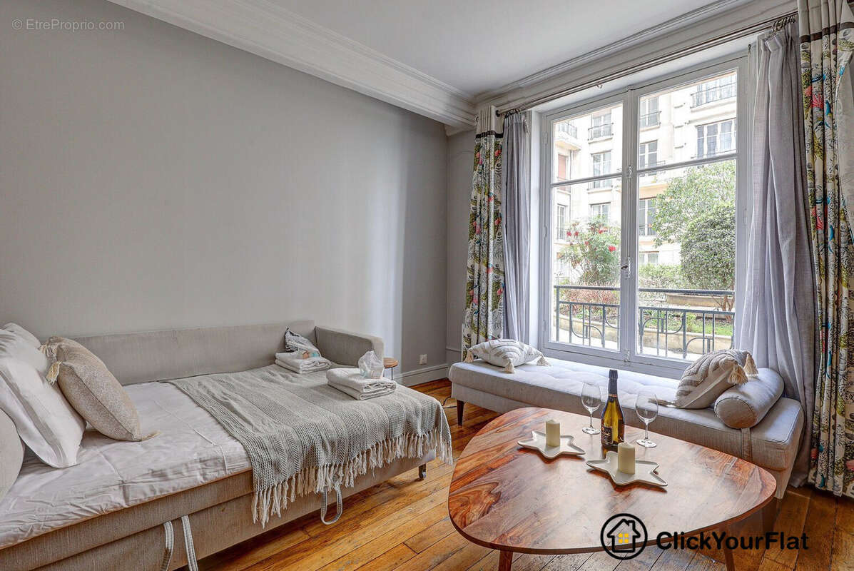 Appartement à PARIS-16E