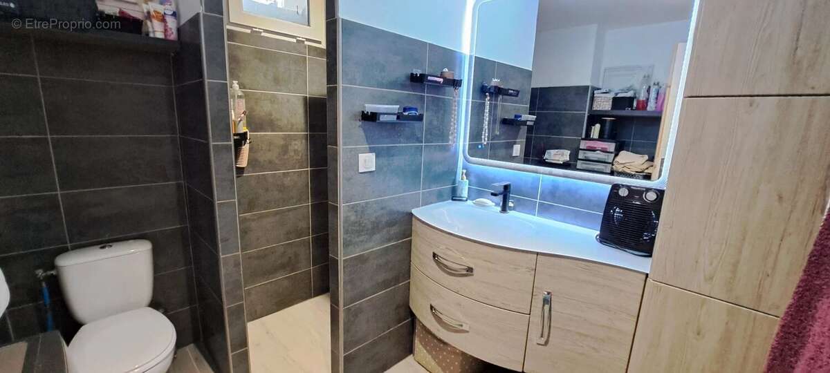 Appartement à LE PONT-DE-CLAIX