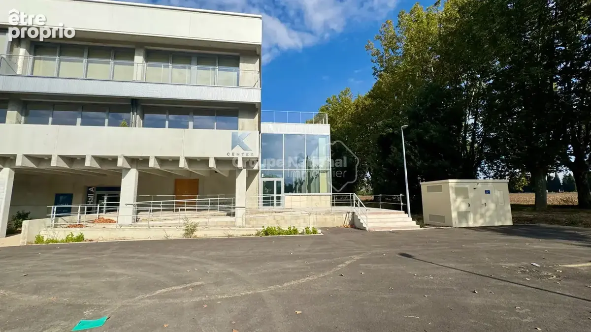 Local neuf avec 5 places de parking - Bouillargues - photo 6