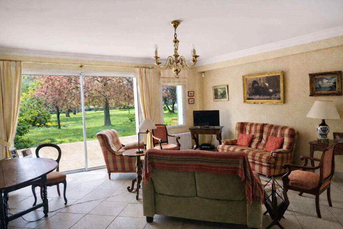 Maison 225 m² à Coulommiers  - photo 6