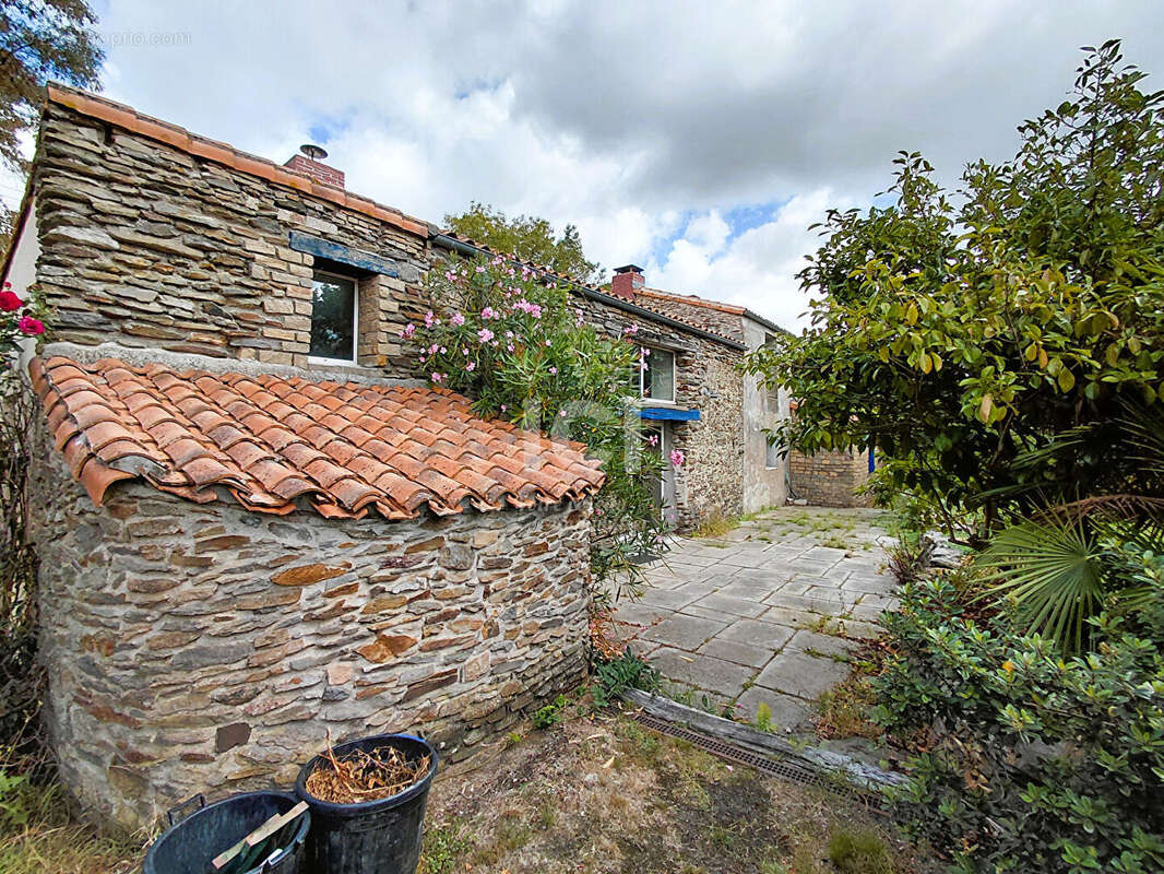 Maison à SAINTE-LUCE-SUR-LOIRE