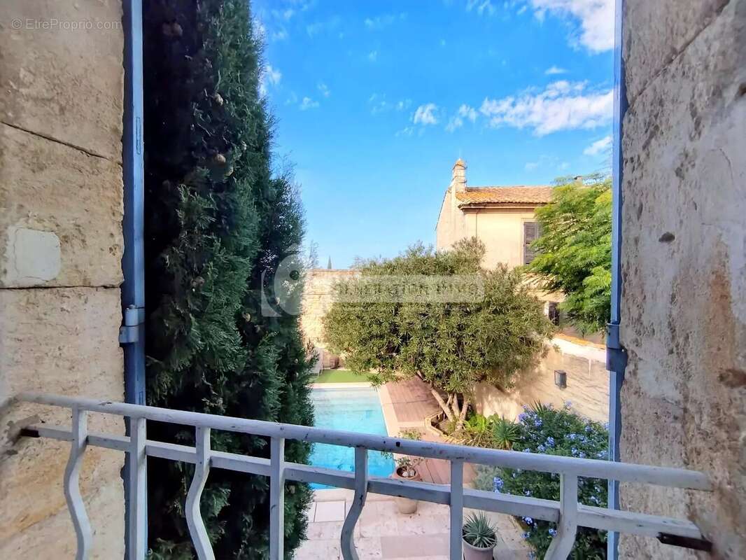 Mas de village au coeur de Fontvieille avec piscine et hangar - photo 12