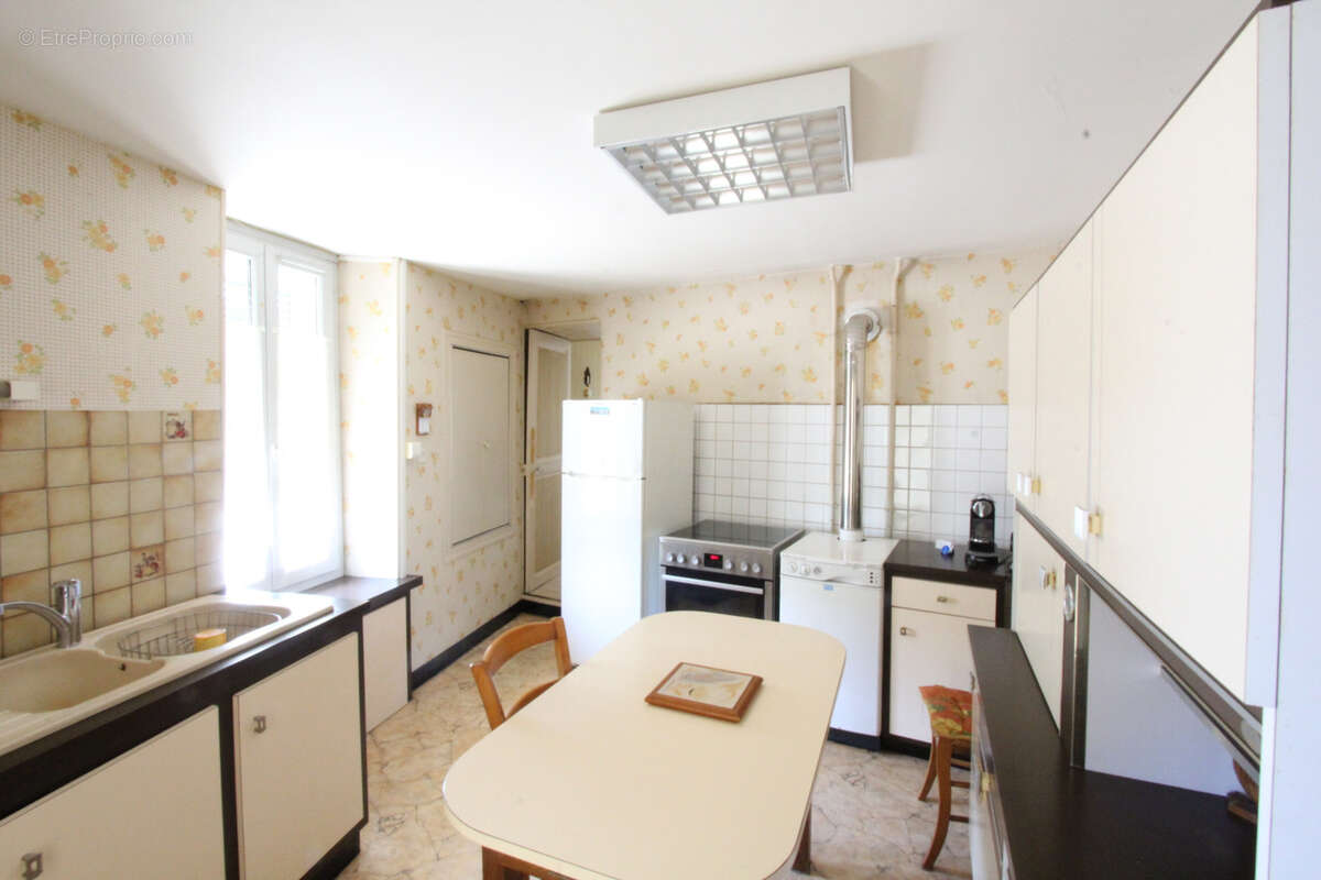 Campagne, maison T4 de 95 m2 avec deux garages et une grange, jardin - photo 3