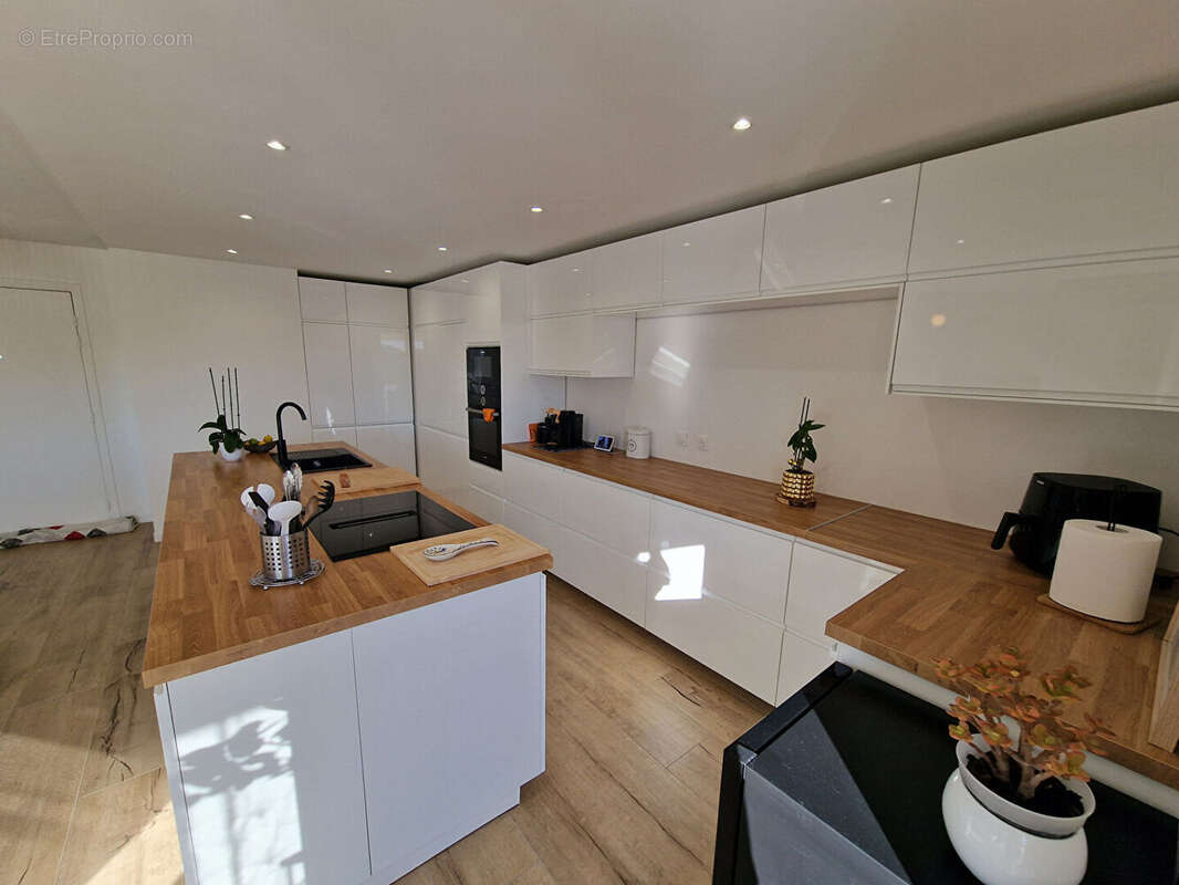 Appartement à CARROS