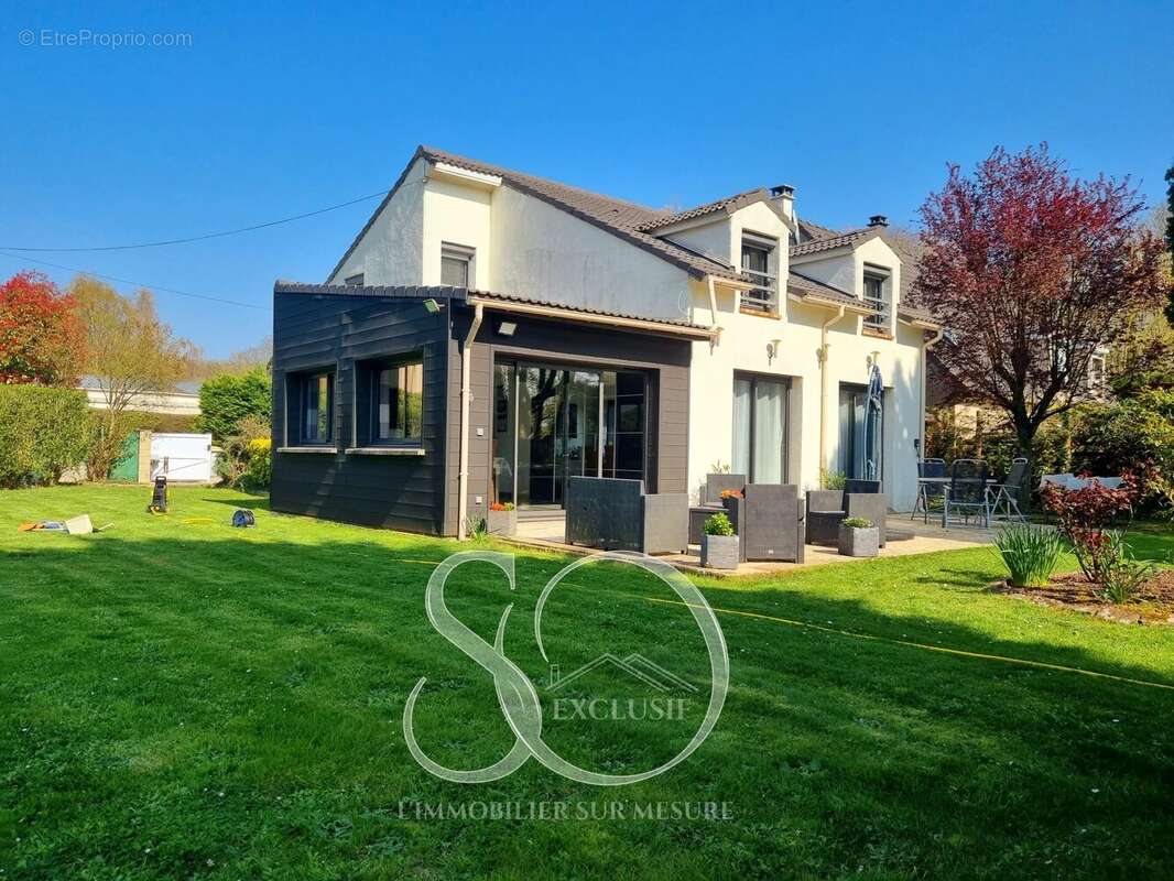 Maison à FEUCHEROLLES