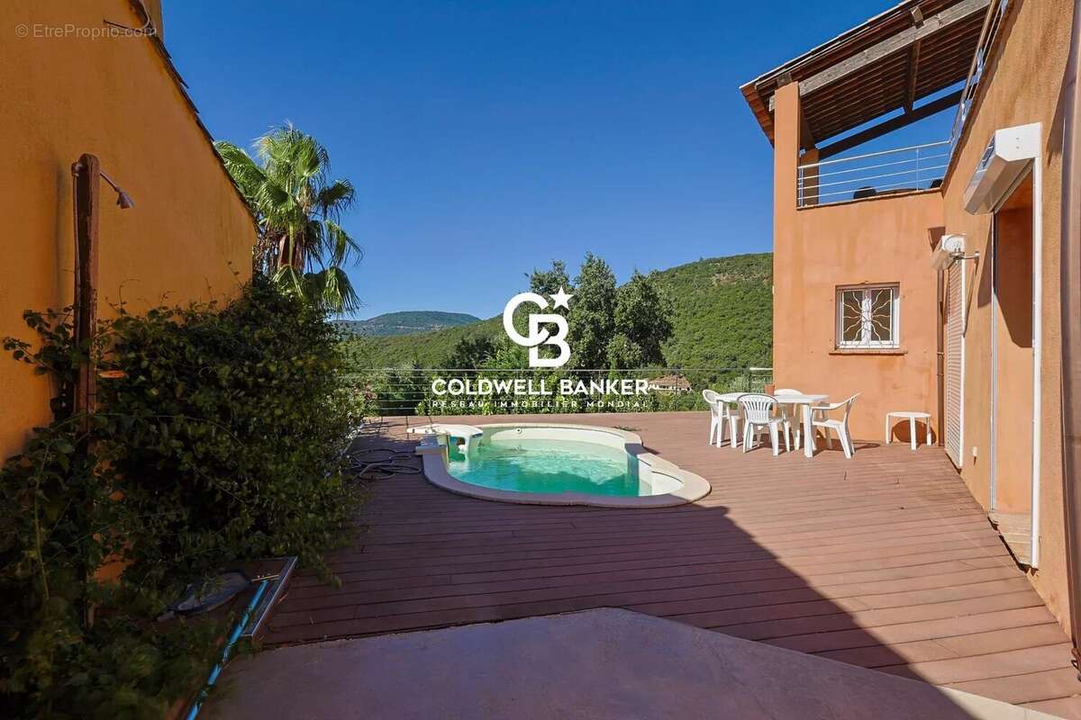Belle maison à La Croix Valmer avec vue mer et piscine privée - photo 11