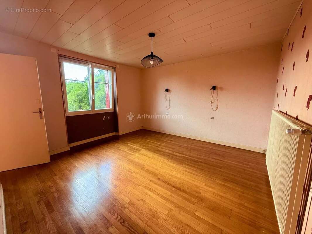 Maison en pierre avec hangar - photo 12